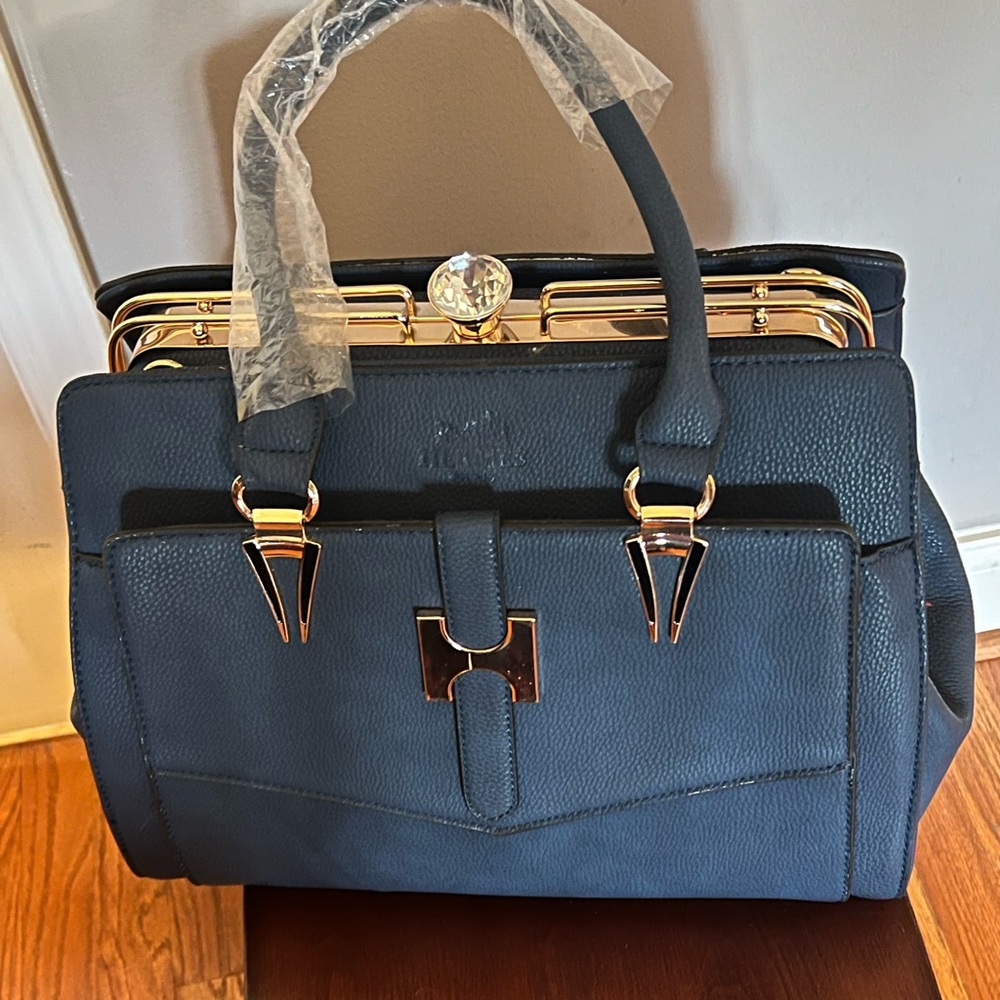 Handbag - Picture 2 of 6